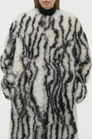 Gabriela Hearst Ebel Coat in & Black Cashmere Shearling | Thumbnail 6 Gabriela Hearst Ebel Coat in & Black Cashmere Shearling | Thumbnail 6