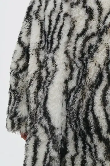 Gabriela Hearst Ebel Coat in & Black Cashmere Shearling | Thumbnail 7 Gabriela Hearst Ebel Coat in & Black Cashmere Shearling | Thumbnail 7
