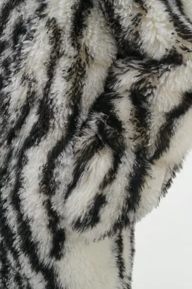 Gabriela Hearst Ebel Coat in & Black Cashmere Shearling | Thumbnail 8 Gabriela Hearst Ebel Coat in & Black Cashmere Shearling | Thumbnail 8