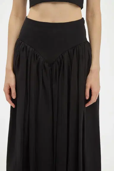 Gabriela Hearst Juniper Maxi Pleated Skirt in Black Aloe Linen | Thumbnail 5 Gabriela Hearst Juniper Maxi Pleated Skirt in Black Aloe Linen | Thumbnail 5