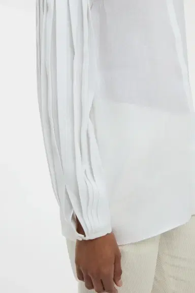 Gabriela Hearst Laetitia Blouse in White Aloe Linen | Thumbnail 7 Gabriela Hearst Laetitia Blouse in White Aloe Linen | Thumbnail 7