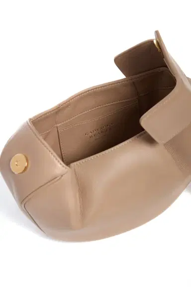 Gabriela Hearst Soft Demi Clutch in Nude Nappa Leather | Thumbnail 4 Gabriela Hearst Soft Demi Clutch in Nude Nappa Leather | Thumbnail 4