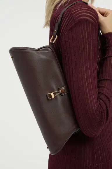 Gabriela Hearst Paola Clutch in Bordeaux Nappa Leather | Thumbnail 2 Gabriela Hearst Paola Clutch in Bordeaux Nappa Leather | Thumbnail 2
