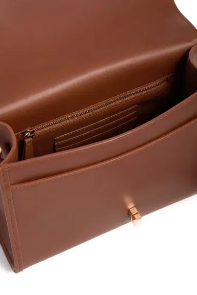 Gabriela Hearst Medium Leonora Flap Bag in Cognac Leather | Thumbnail 4 Gabriela Hearst Medium Leonora Flap Bag in Cognac Leather | Thumbnail 4