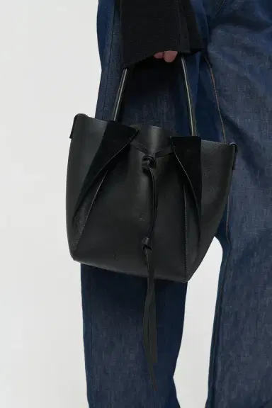 Gabriela Hearst Small Marija Tote Bag in Black Nappa Leather | Thumbnail 2 Gabriela Hearst Small Marija Tote Bag in Black Nappa Leather | Thumbnail 2