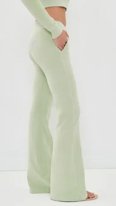 Sporty & Rich Juicy cript Velour Sweatpants age | Thumbnail 4 Sporty & Rich Juicy cript Velour Sweatpants age | Thumbnail 4