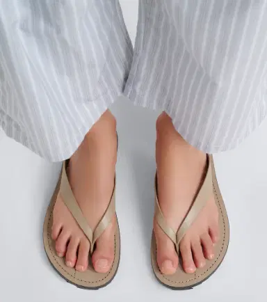A Emery A. Emery Flora leather thong sandals | Thumbnail 6