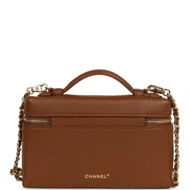 Chanel Chanel "Supple" Top Handle Long Vanity Case with Chain Camel Grained Calfskin Gold Hardware | Thumbnail 4 Chanel Chanel "Supple" Top Handle Long Vanity Case with Chain Camel Grained Calfskin Gold Hardware | Thumbnail 4
