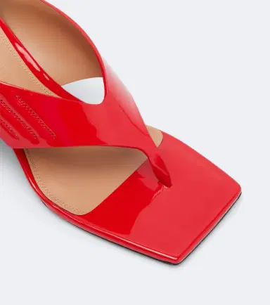 The Attico Cheope patent leather thong sandals | Thumbnail 2