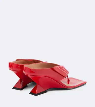 The Attico Cheope patent leather thong sandals | Thumbnail 3