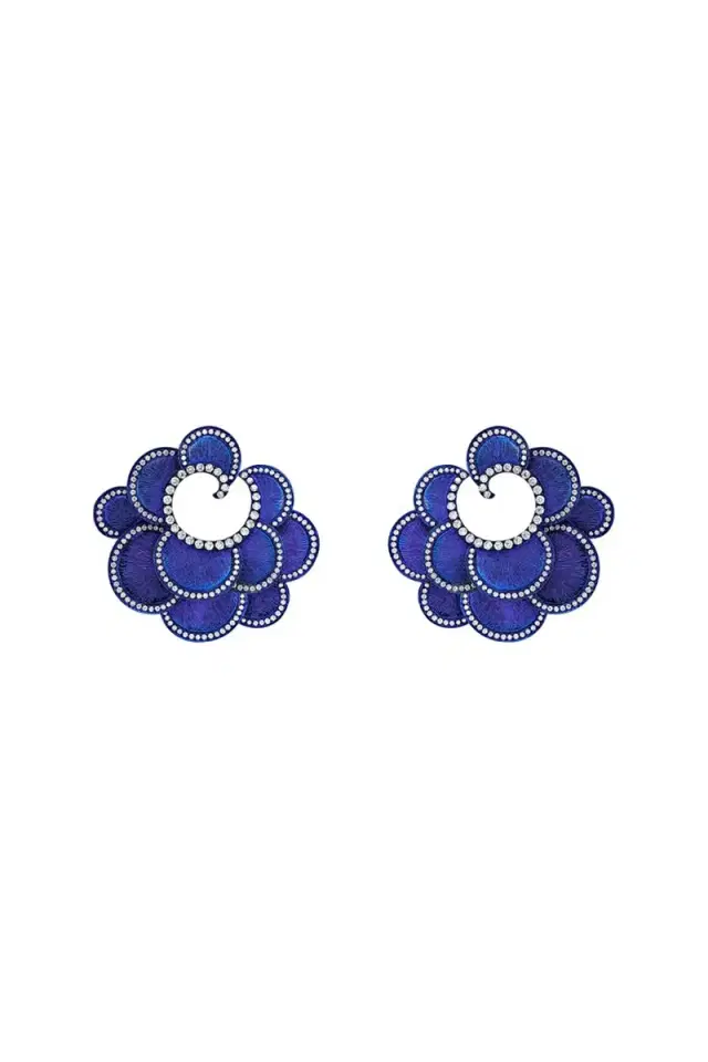 SABOO FINE JEWELS Scalloped Diamond Earrings