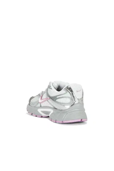 Nike V5 Runner Sneaker | Thumbnail 3 Nike V5 Runner Sneaker | Thumbnail 3