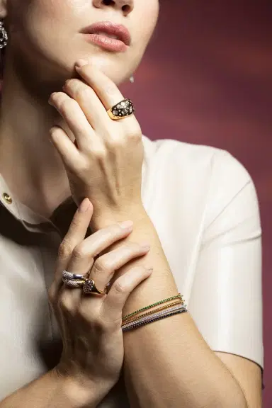 KWIAT Tsavorite Slim Bangle Bracelet | Thumbnail 3