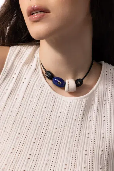 DEZSO BY SARA BELTRÁN Blue Tiger Eye Garnet Cowry Bead | Thumbnail 4