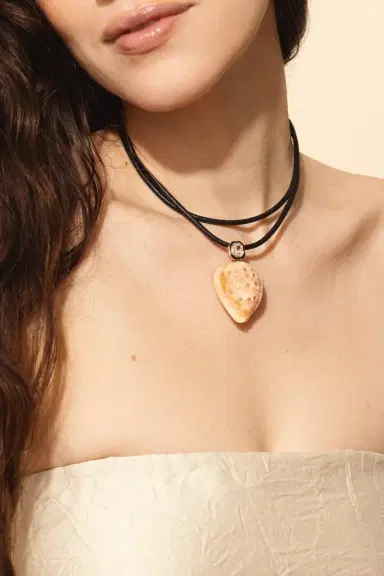 DEZSO BY SARA BELTRÁN Diamond Helmet Shell Pendant | Thumbnail 4 DEZSO BY SARA BELTRÁN Diamond Helmet Shell Pendant | Thumbnail 4