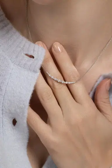 KWIAT Diamond Lyric Necklace | Thumbnail 3
