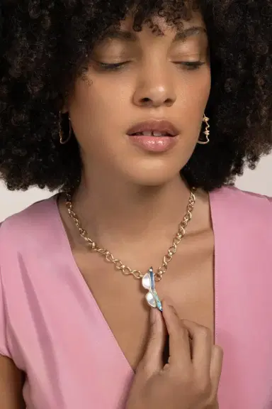 EDINA KISS Diamond Pearl Sunglasses Pendant | Thumbnail 4 EDINA KISS Diamond Pearl Sunglasses Pendant | Thumbnail 4