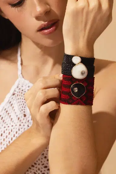 DEZSO BY SARA BELTRÁN Grande Diamond Pearl Shell Leather Bracelet | Thumbnail 2