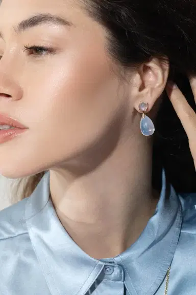 GOSHWARA Naughty Moon Quartz Diamond HoopEarrings | Thumbnail 3