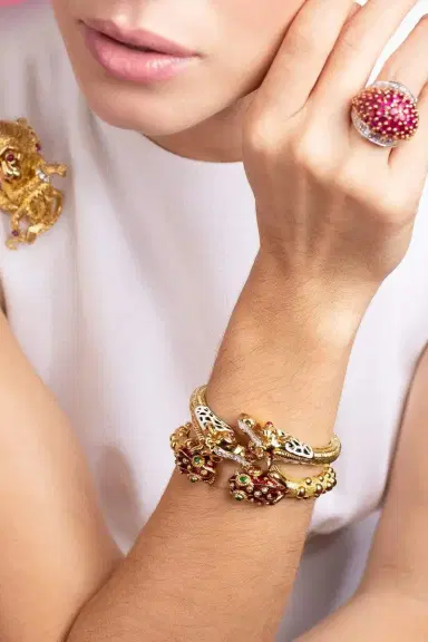 DAVID WEBB Red Enamel and Emerald Baby Frog Bangle | Thumbnail 3