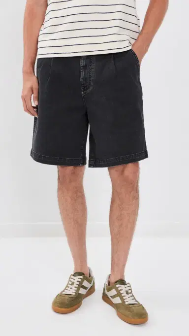 Corridor Spring Pleated Shorts 8 Black | Thumbnail 2