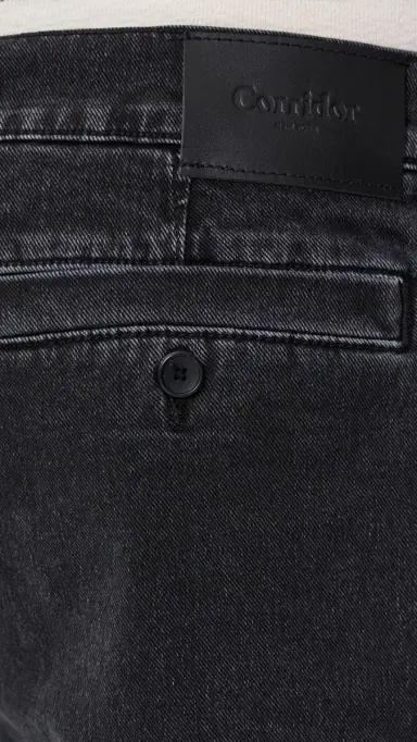 Corridor Spring Pleated Shorts 8 Black | Thumbnail 6