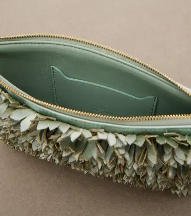Valentino Garavani Small floral-appliqué leather pouch | Thumbnail 3
