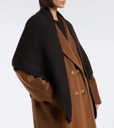 Max Mara Virgin wool shawl | Thumbnail 3