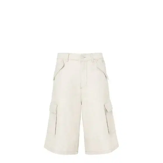 Wide-leg Bermuda shorts with cargo patch pockets on Wide-leg Bermuda shorts with cargo patch pockets on