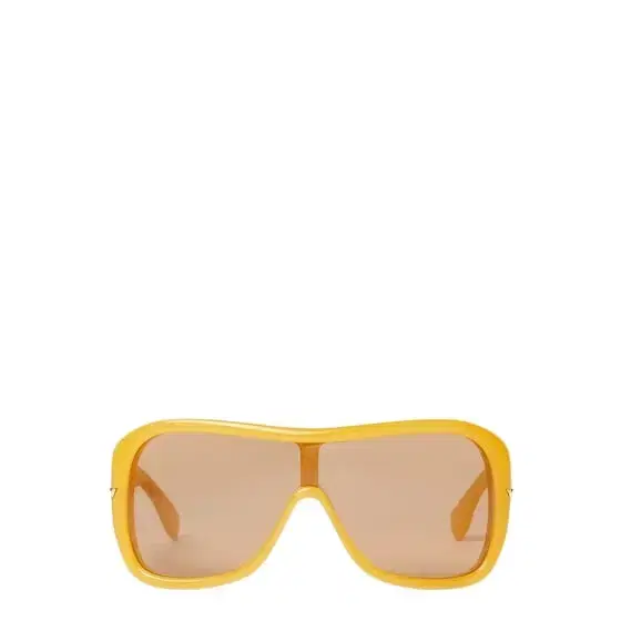 Fendi Graphic volumes and sculptural lines bring star status