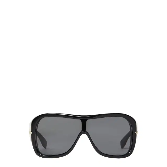 Fendi Graphic volumes and sculptural lines bring star status