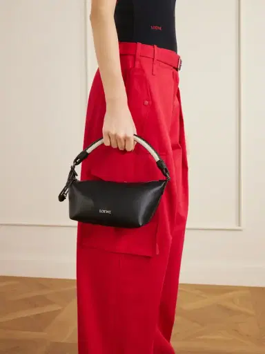 Loewe Cala Leather Shoulder Bag | Thumbnail 2