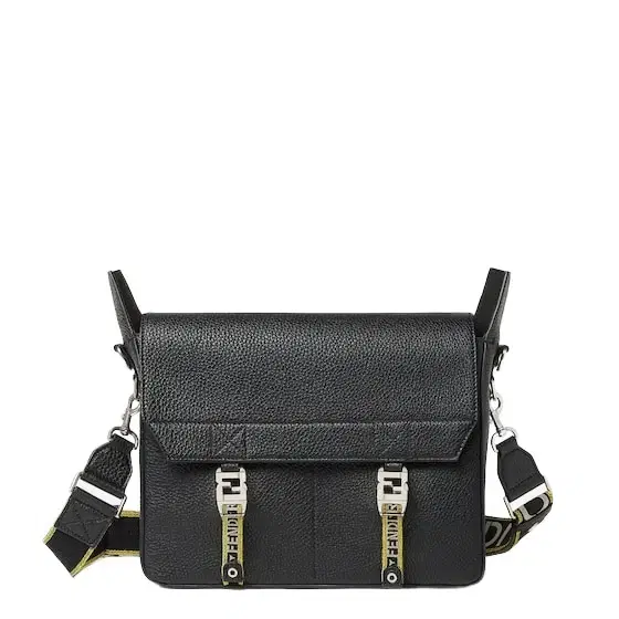 Medium messenger bag with a soft, lightweight construction