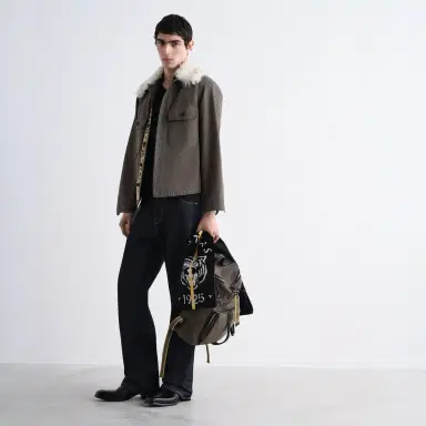 Fendi Drawing inspiration from the verbal-visual poetics | Thumbnail 4 Fendi Drawing inspiration from the verbal-visual poetics | Thumbnail 4
