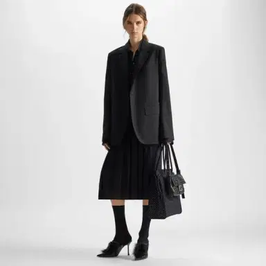 Fendi Featured in the first look of the Fall/Winter 2026-27 | Thumbnail 4 Fendi Featured in the first look of the Fall/Winter 2026-27 | Thumbnail 4