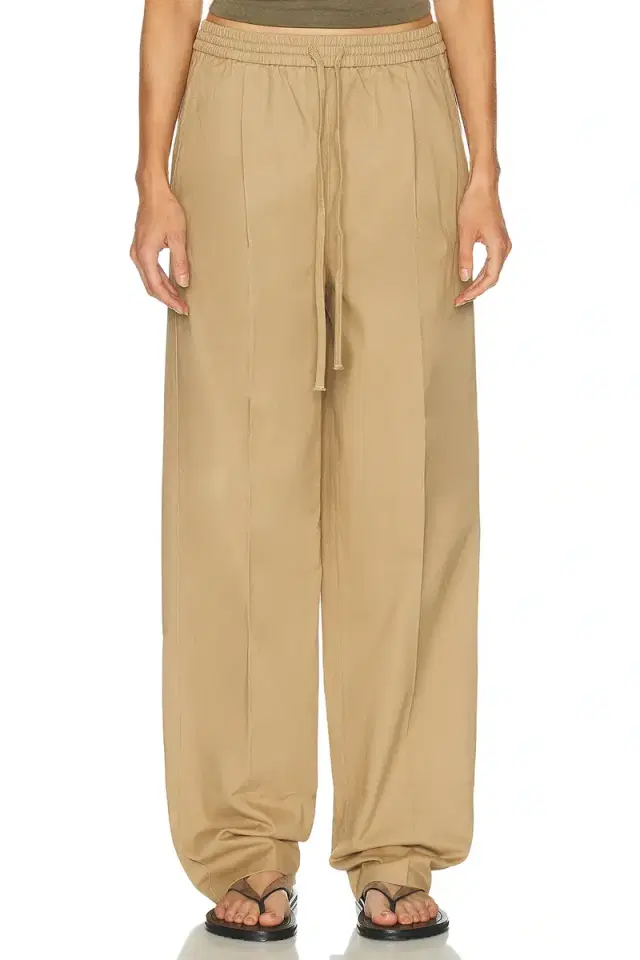 Fear of God ESSENTIALS Pleat Front Drawstring Pant