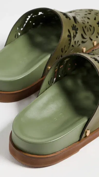FARM Rio Lace Leather Anatomic Mules Seaweed Green | Thumbnail 4