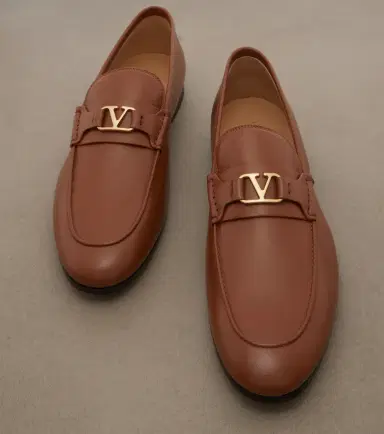 Valentino Garavani VLogo leather loafers | Thumbnail 2 Valentino Garavani VLogo leather loafers | Thumbnail 2
