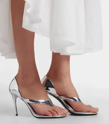 Alaïa Alaïa Infradito mirrored leather thong sandals | Thumbnail 3