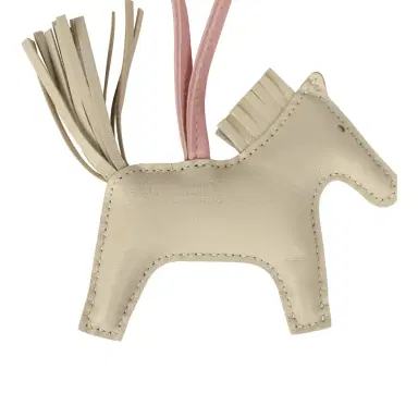 HERMÈS Hermes Rodeo Robeo Coeur Charm PM Craie, Rose Sakura & Terre Milo Lambskin | Thumbnail 5