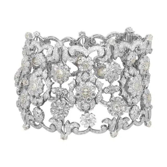 DIANA M. JEWELS Diana M. Jewels 18K White Gold Diamond Flower Bracelet by The Solist
