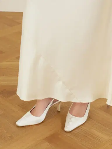 Manolo Blahnik Alexa 90 Embellished Satin Pumps | Thumbnail 2 Manolo Blahnik Alexa 90 Embellished Satin Pumps | Thumbnail 2
