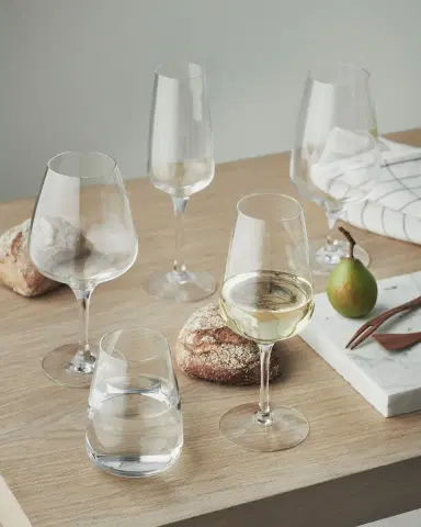 Orrefors Pulse Champagne Flutes, Set of 4 | Thumbnail 4
