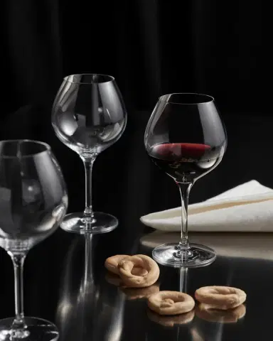 Orrefors More Pinot Glasses, Set of 4 | Thumbnail 4