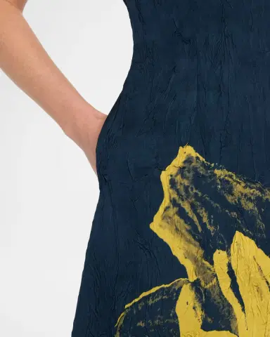 LOVEBIRDS Mavi One-Shoulder Crinkled Floral Midi Dress | Thumbnail 5