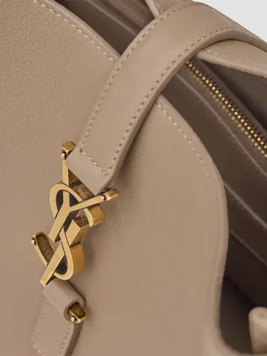 Saint Laurent Women's Le 5 à 7 Supple Large Shoulder Bag in Grained Leather | Thumbnail 5 Saint Laurent Women's Le 5 à 7 Supple Large Shoulder Bag in Grained Leather | Thumbnail 5