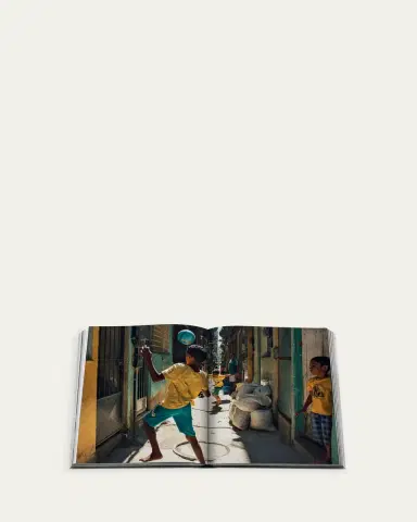 ASSOULINE "Football Roots: The Spirit of the Game" Book by Sam Robles | Thumbnail 4