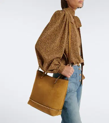 Valentino Garavani Rockstud Medium suede tote bag | Thumbnail 6 Valentino Garavani Rockstud Medium suede tote bag | Thumbnail 6