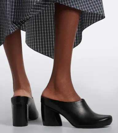 Loewe Oval leather mules | Thumbnail 6 Loewe Oval leather mules | Thumbnail 6
