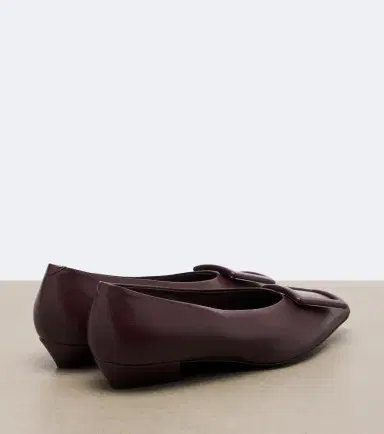 Roger Vivier Viv' in The City leather ballet flats | Thumbnail 2